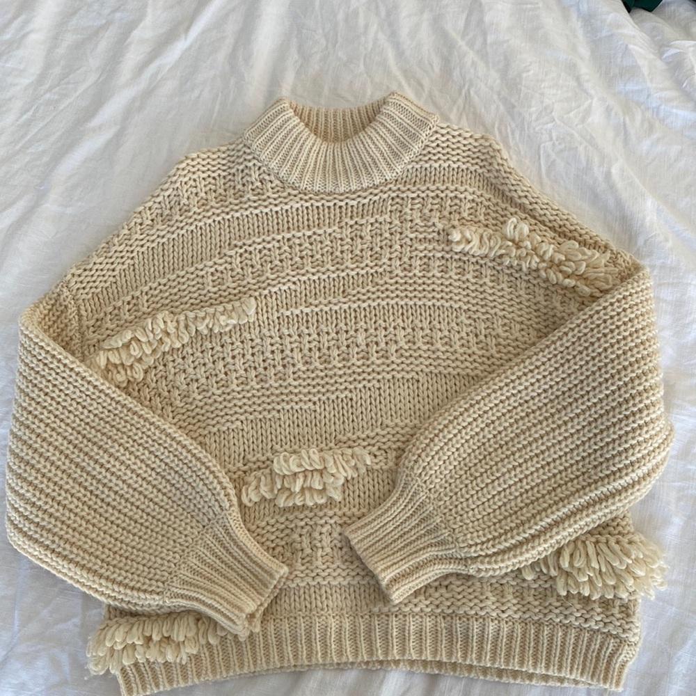 Cream oversized cropped sweater. Size L